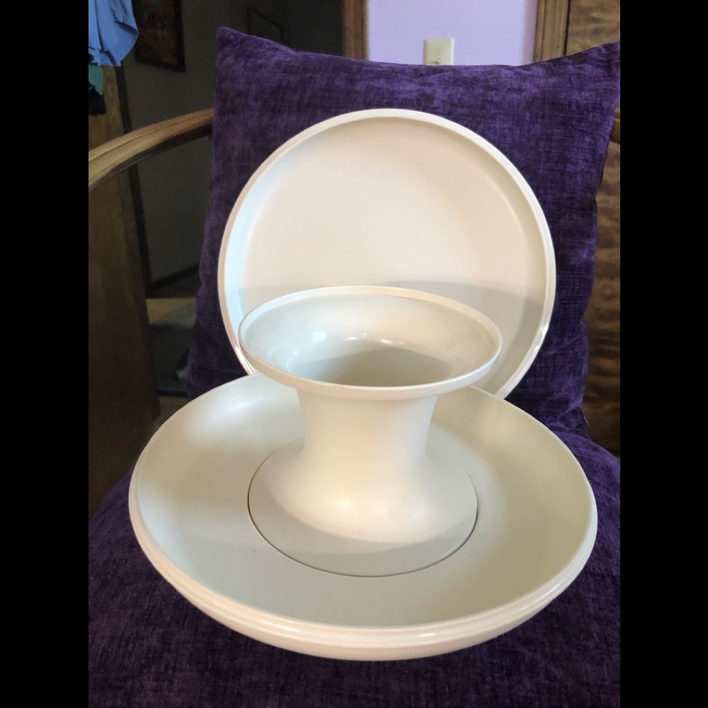 Vintage Tupperware Almond 3 Piece Pedestal Party Server - Picture 2 of 5